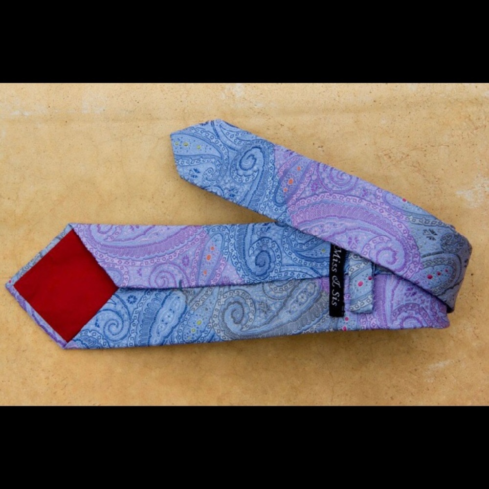 Tie - Picture 3 of 4
